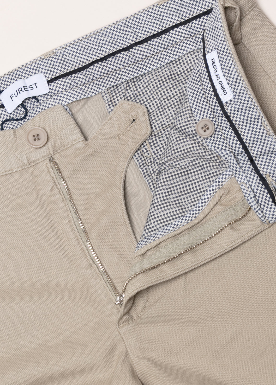 Pantalón chino regular beige
