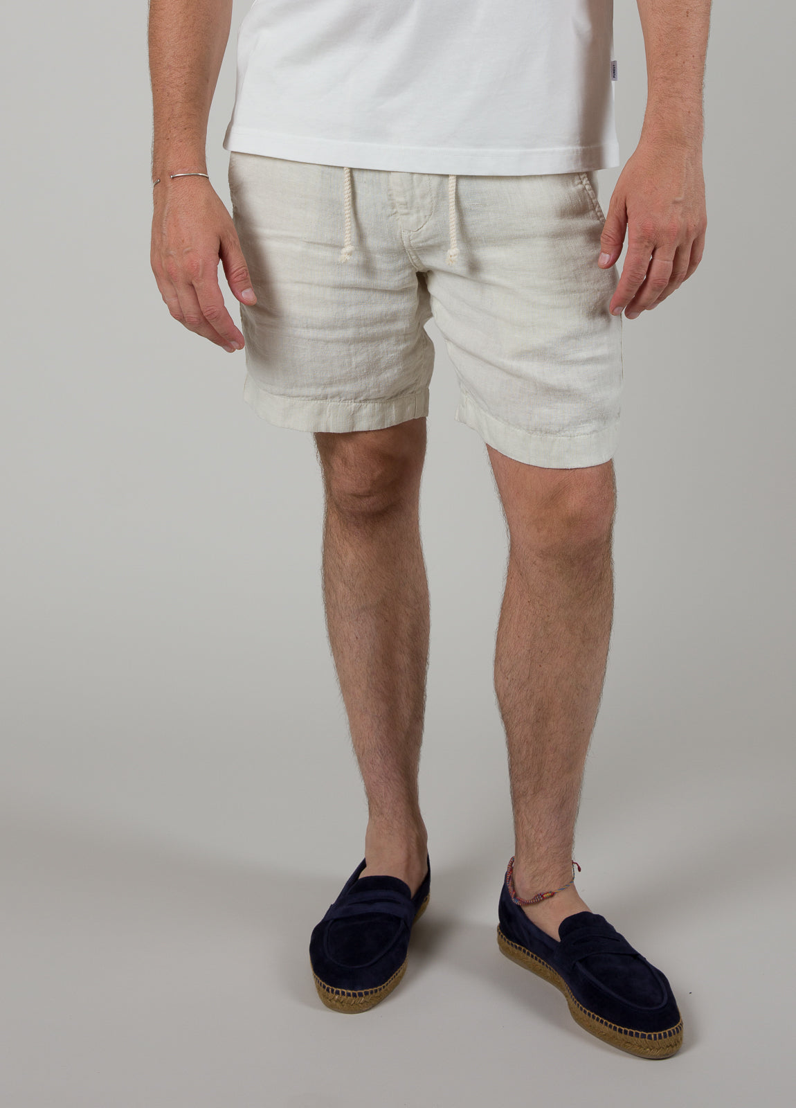 Bermuda jogger lino crudo