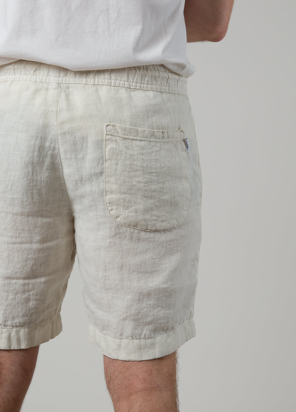 Bermuda jogger lino crudo