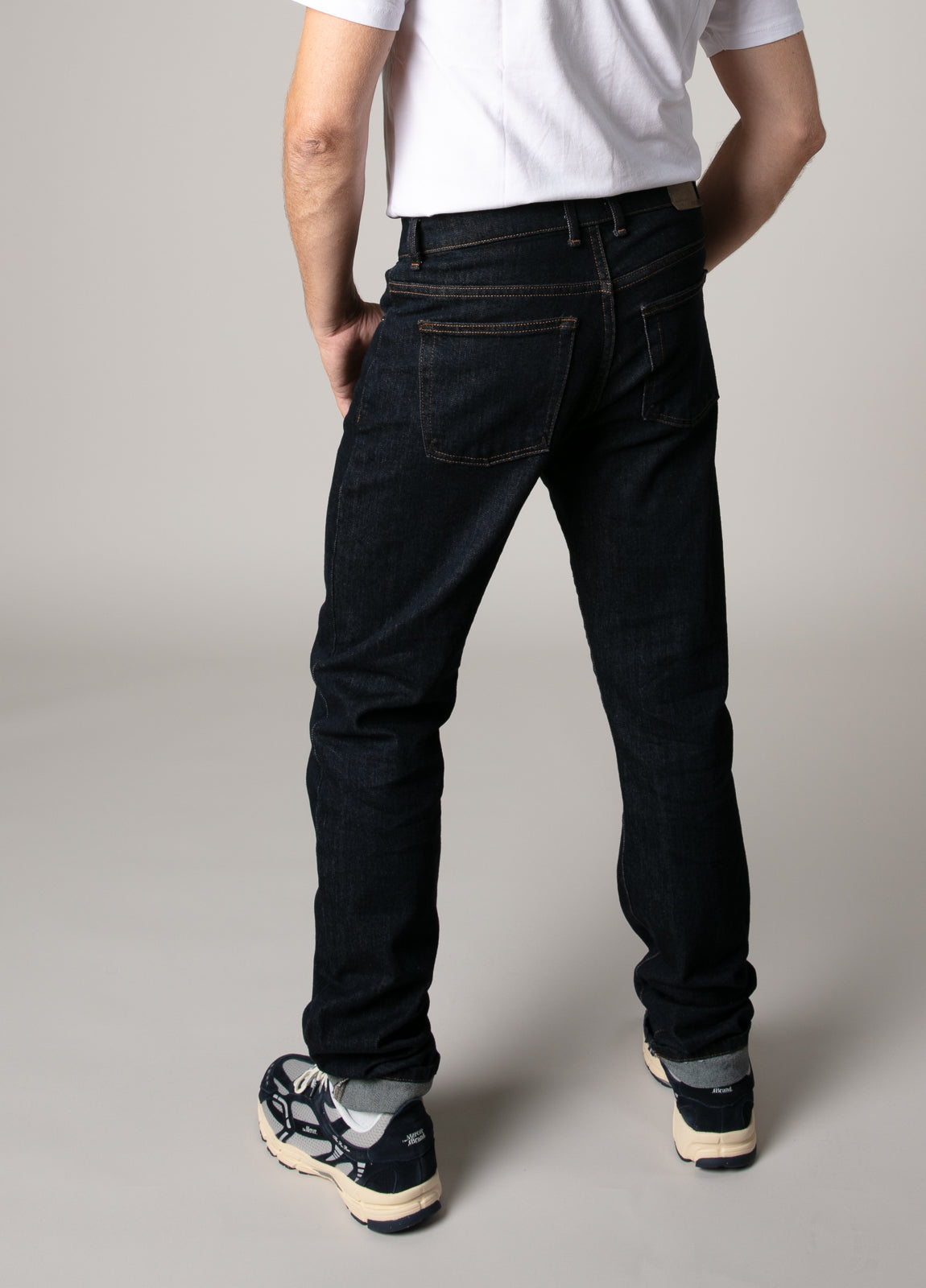 Pantalón tejano denim oscuro
