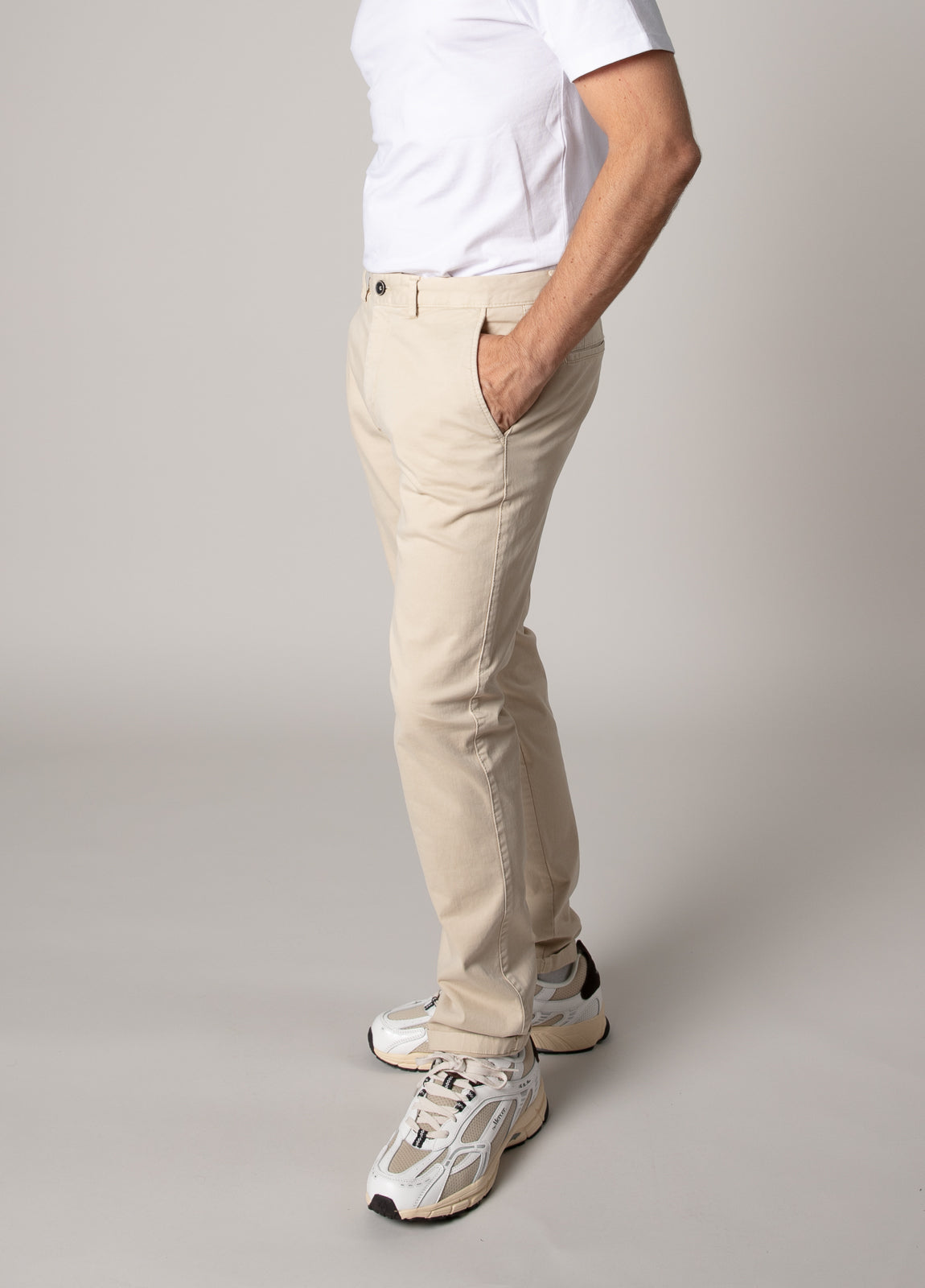 Pantalón chino gabardina beige