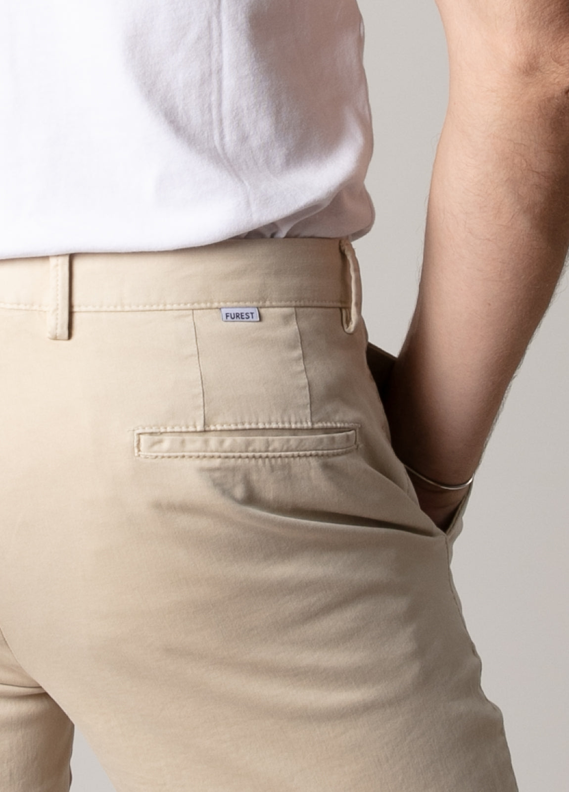 Pantalón chino gabardina beige