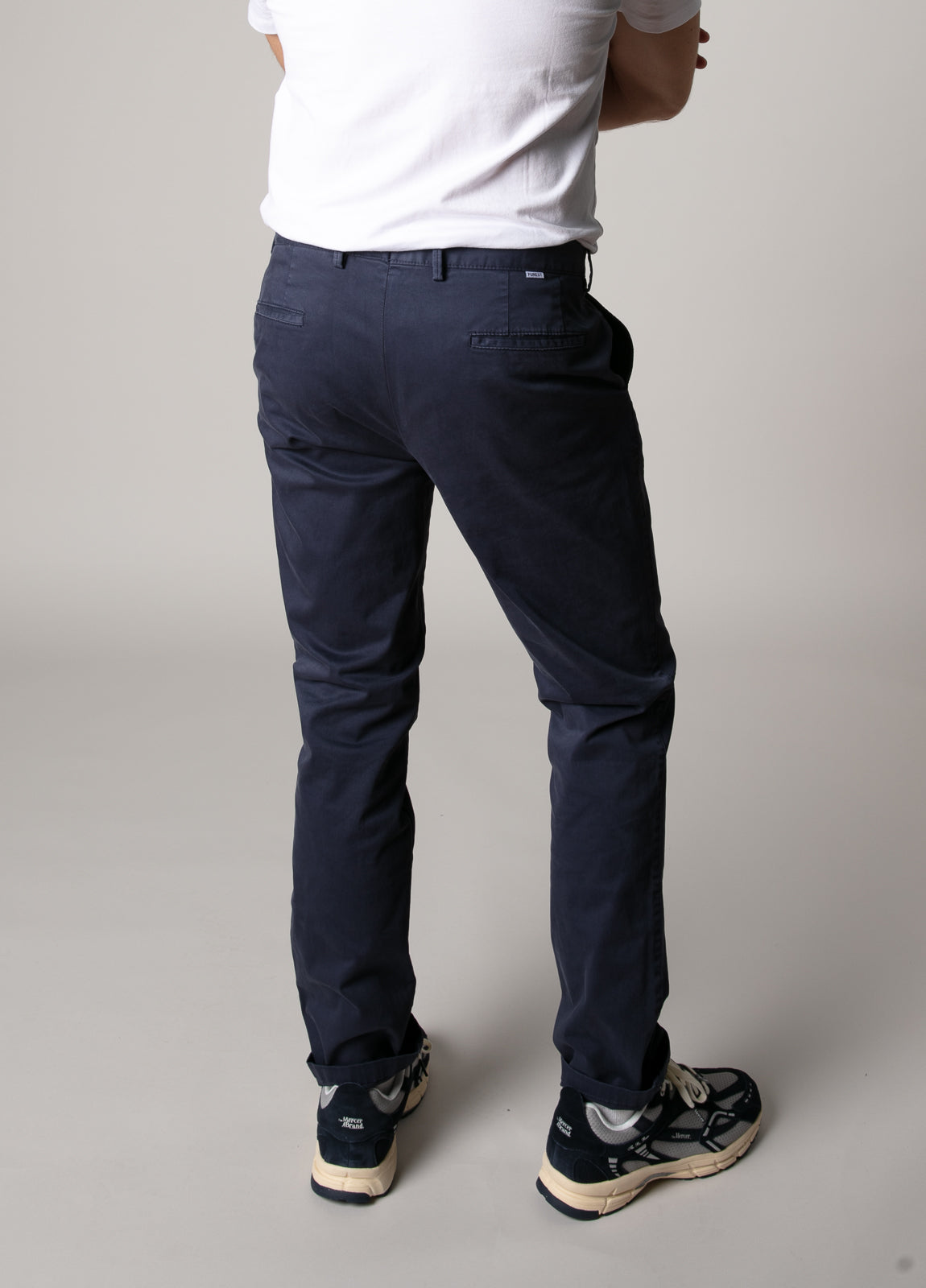 Pantalón chino sarga azul marino