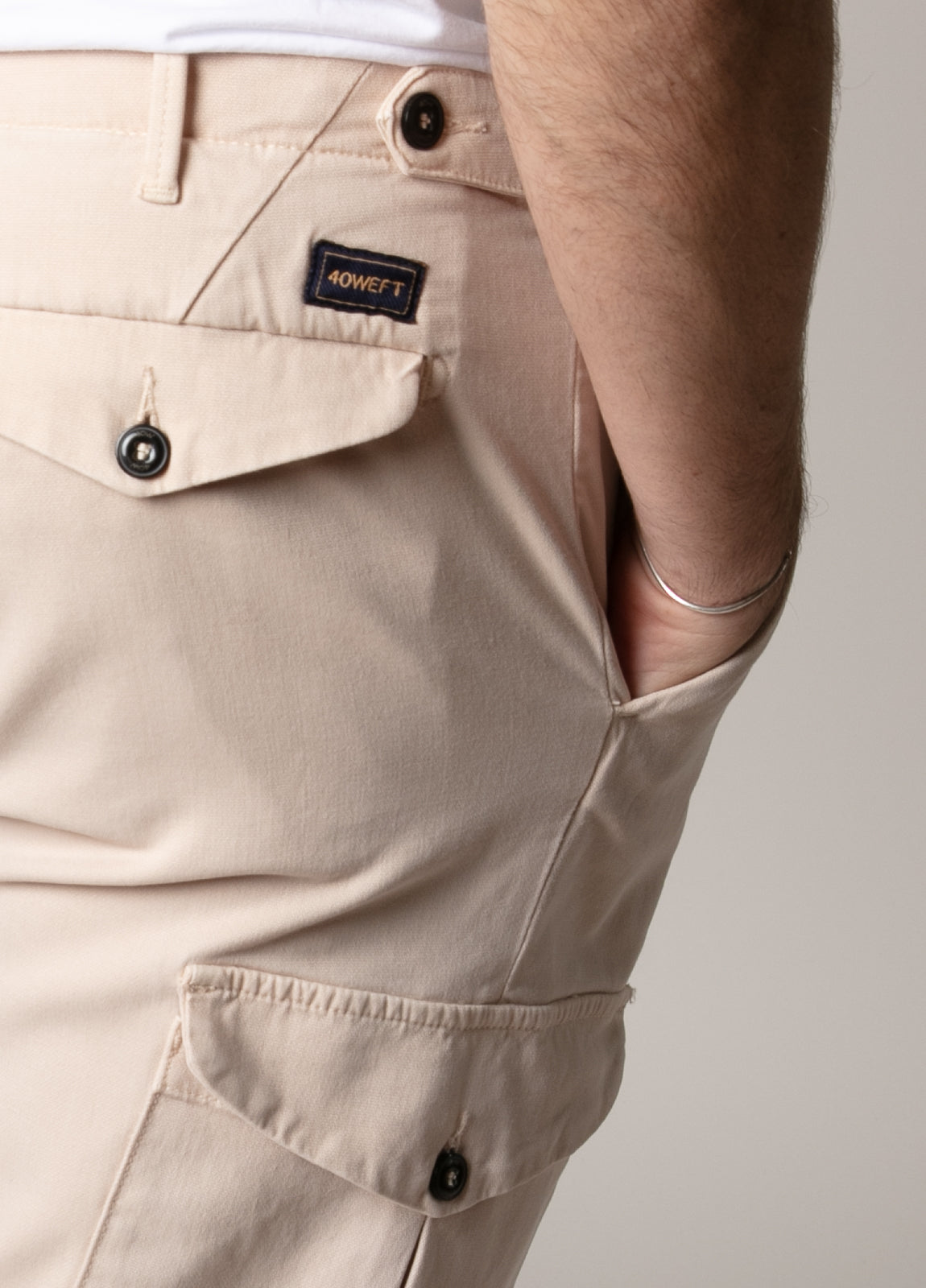 Pantalón cargo beige