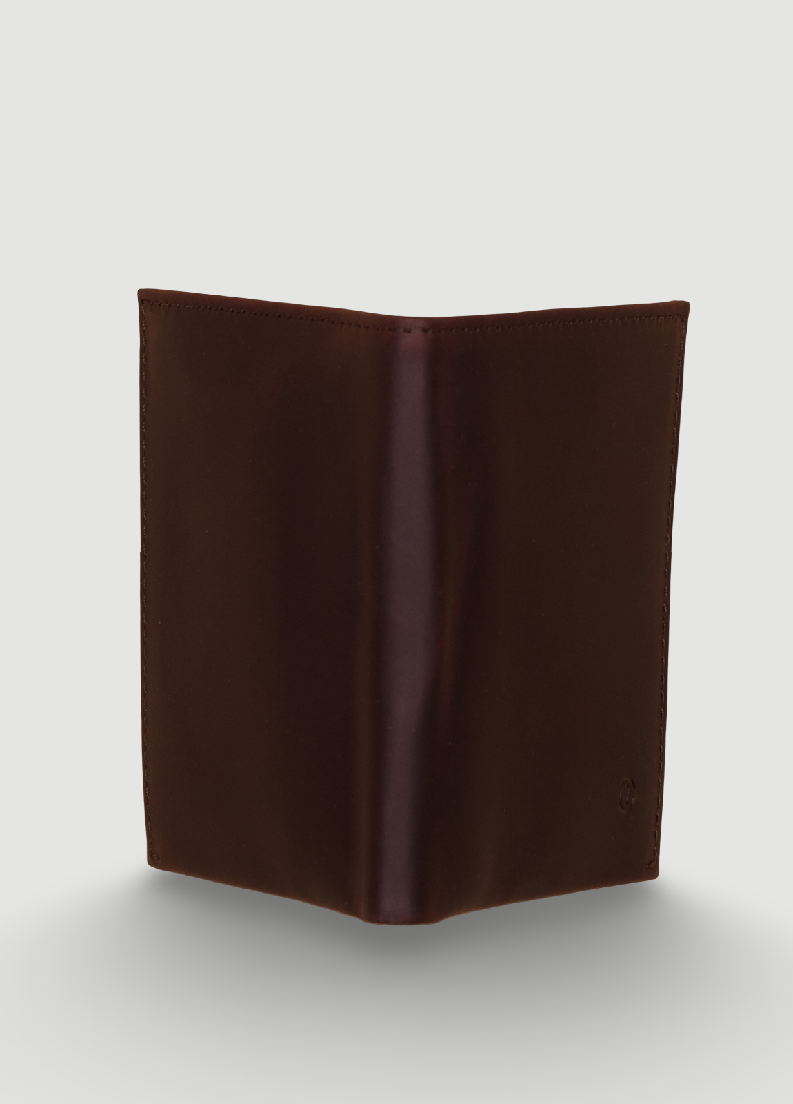 Billetero de piel color marrón oscuro