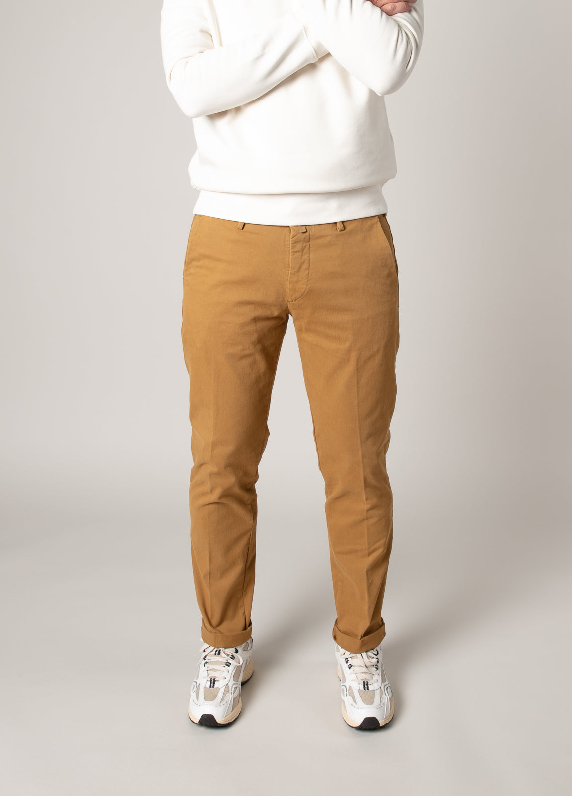 Pantalón chino gabardina tostado