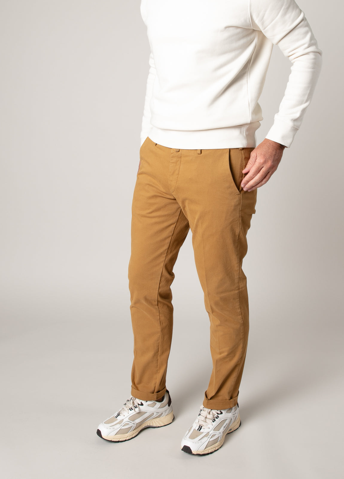 Pantalón chino gabardina tostado