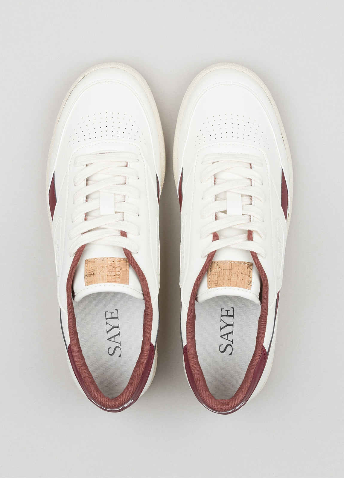 Sneakers blanco y granate