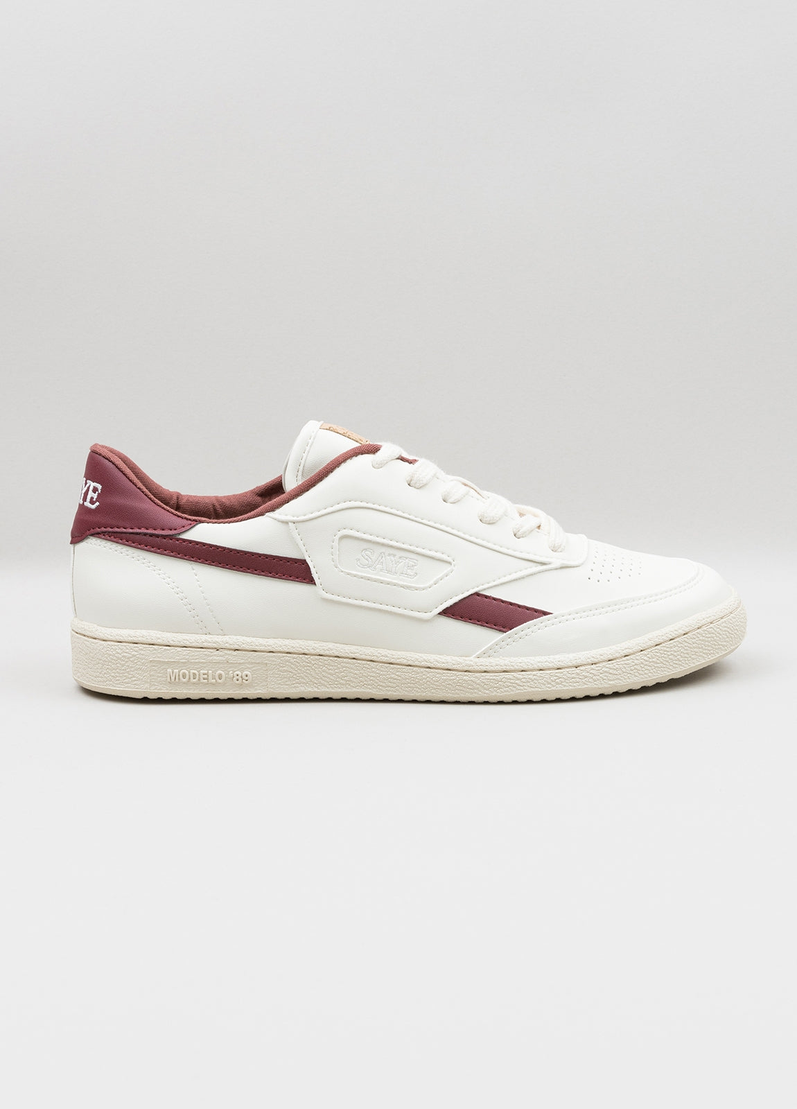 Sneakers blanco y granate