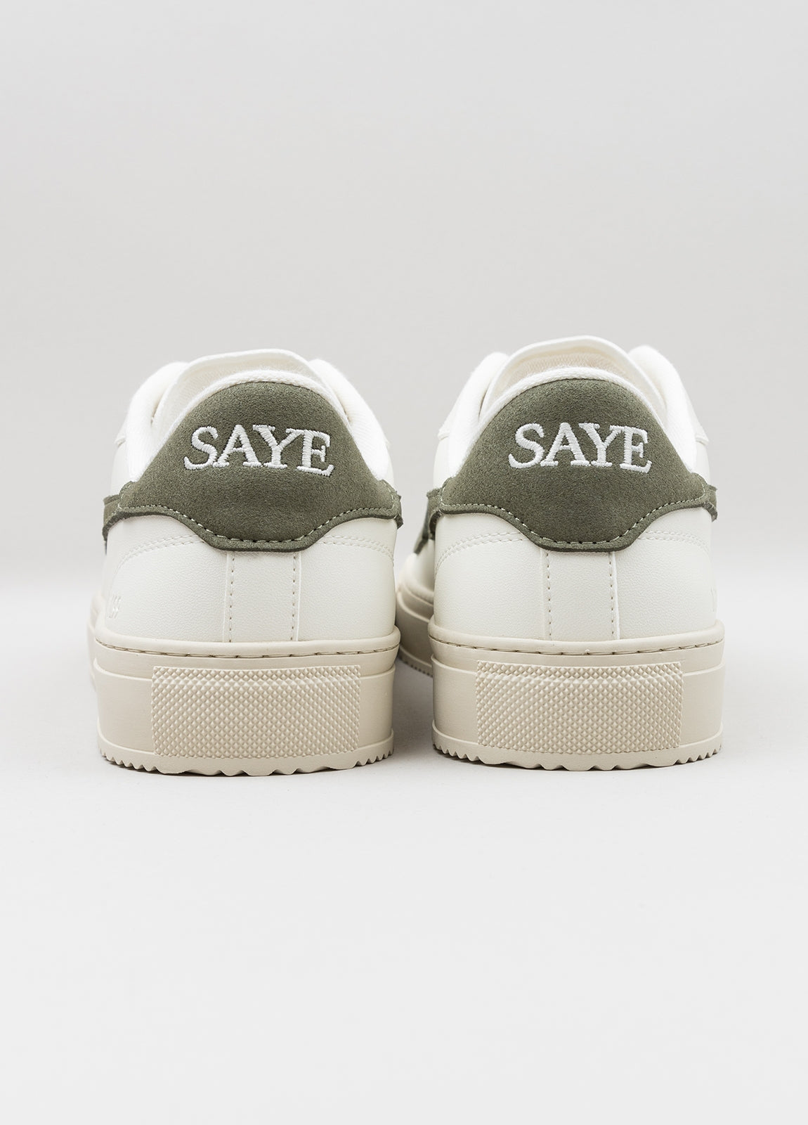 Sneakers blanco y kaki