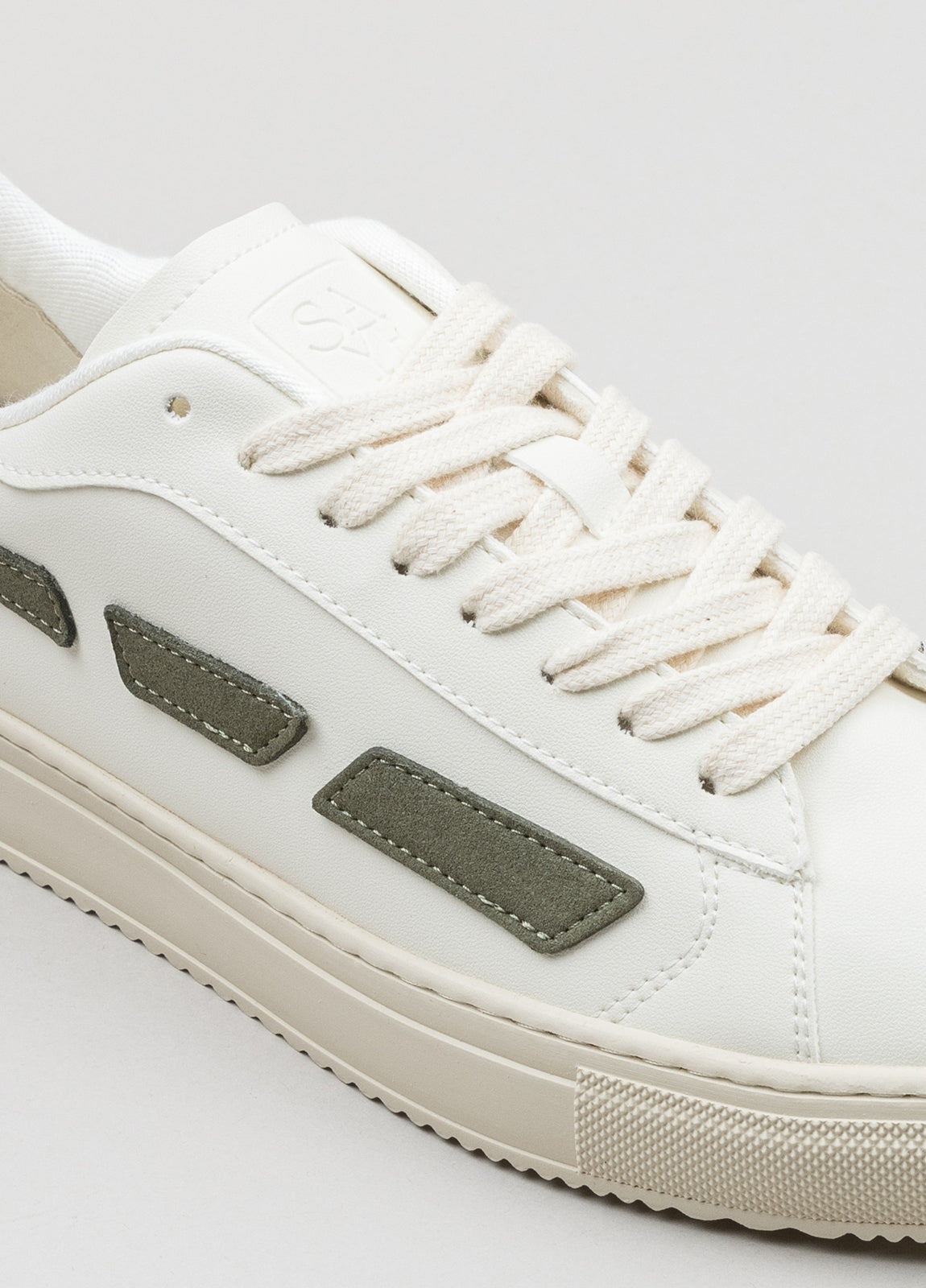Sneakers blanco y kaki
