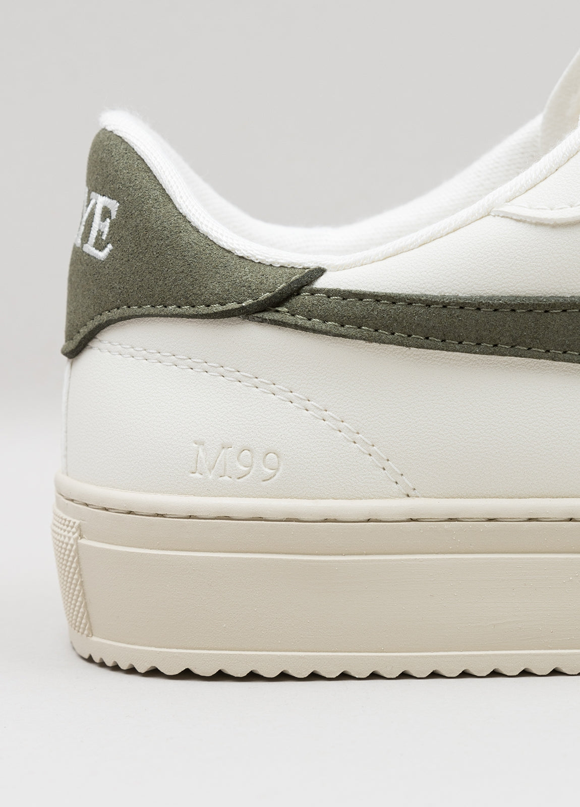 Sneakers blanco y kaki