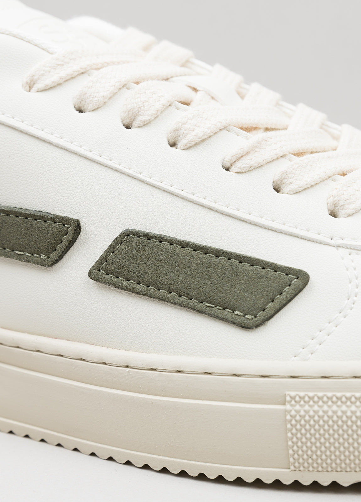 Sneakers blanco y kaki
