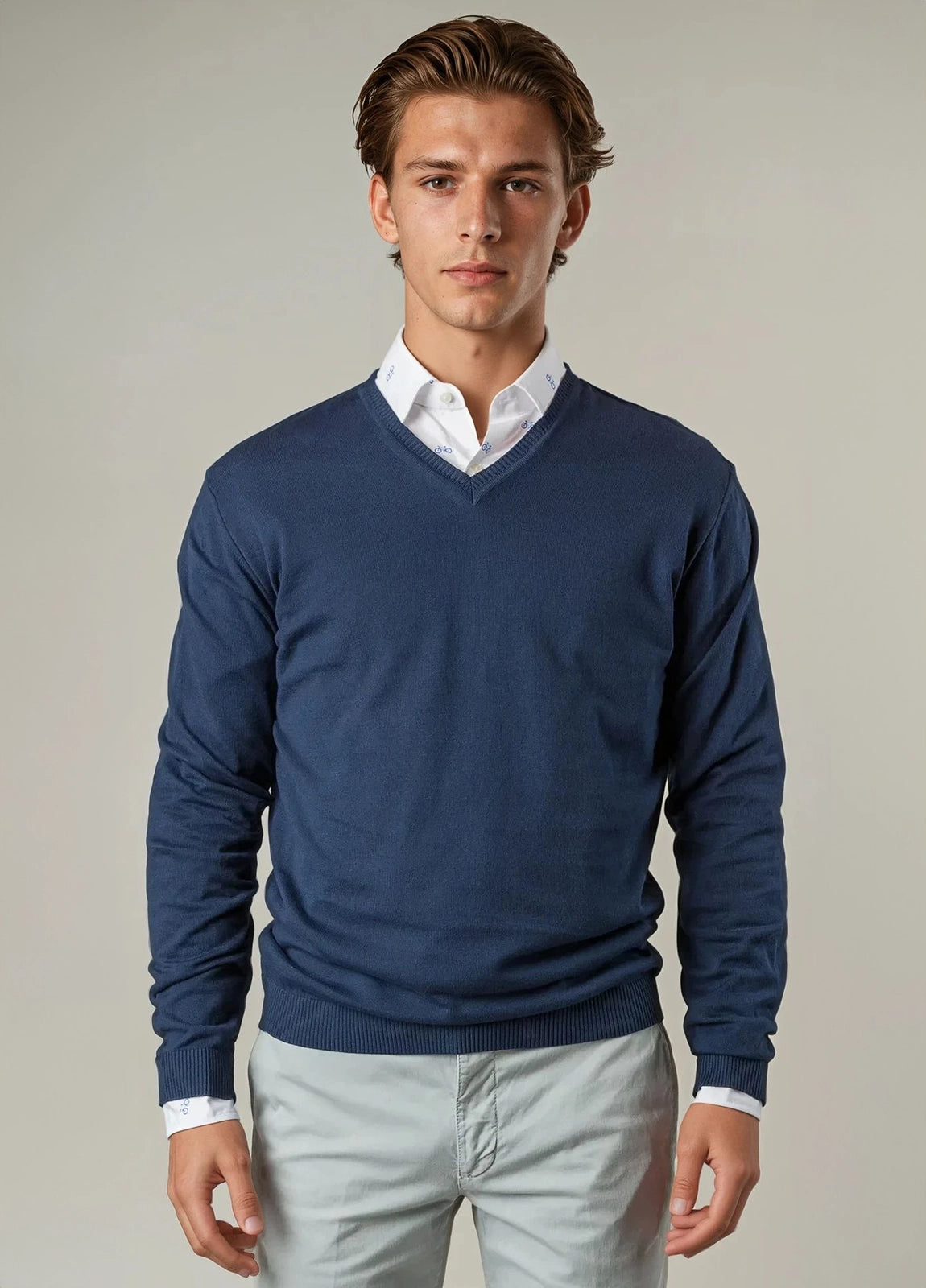 Jersey liso cuello pico color azul