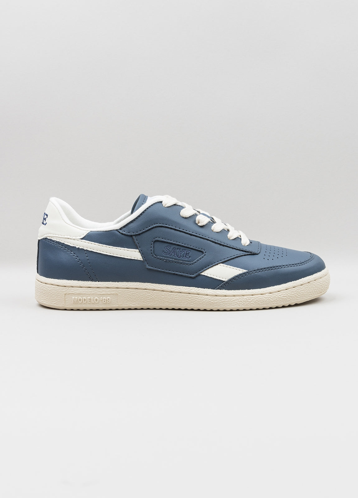 Sneakers azul y blanco
