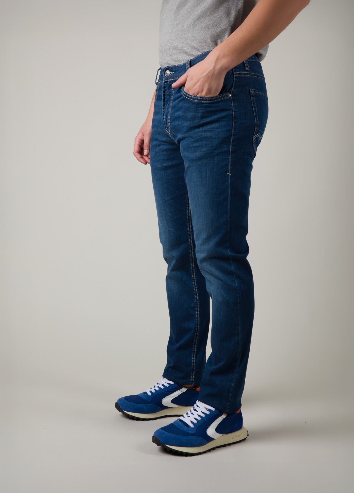 Pantalón tejano azul denim
