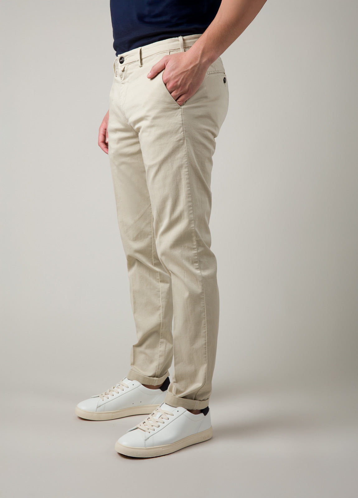 Pantalón chino gabardina beige