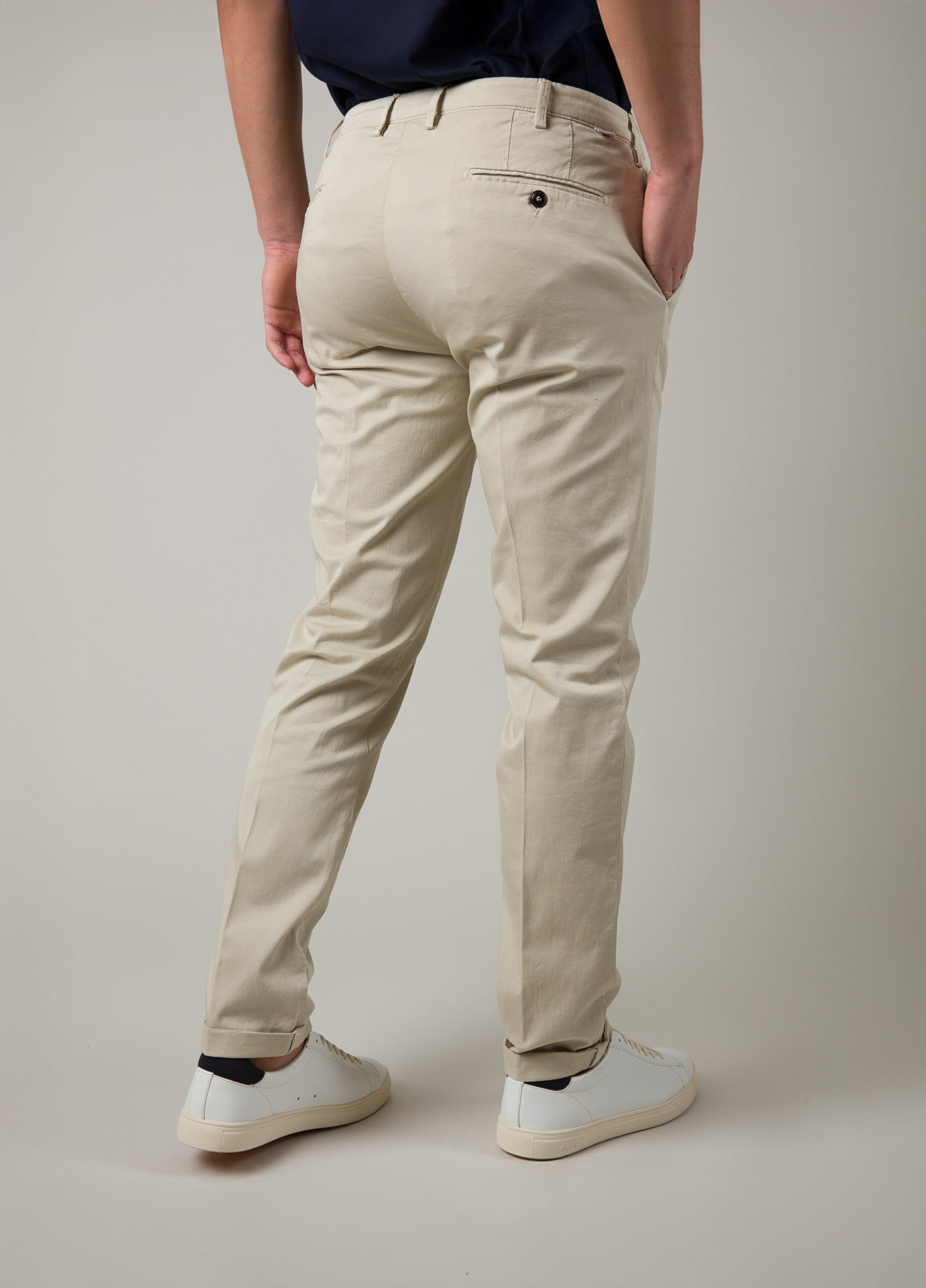 Pantalón chino gabardina beige