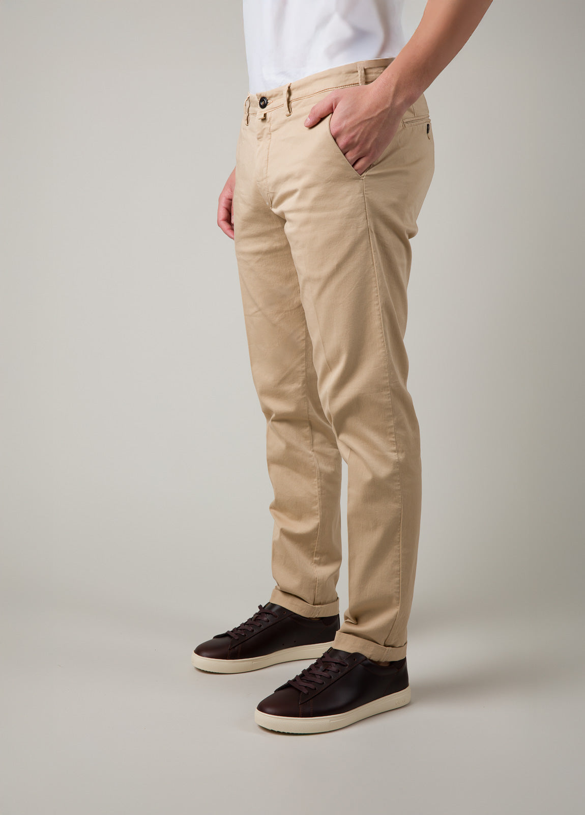 Pantalón chino gabardina arena