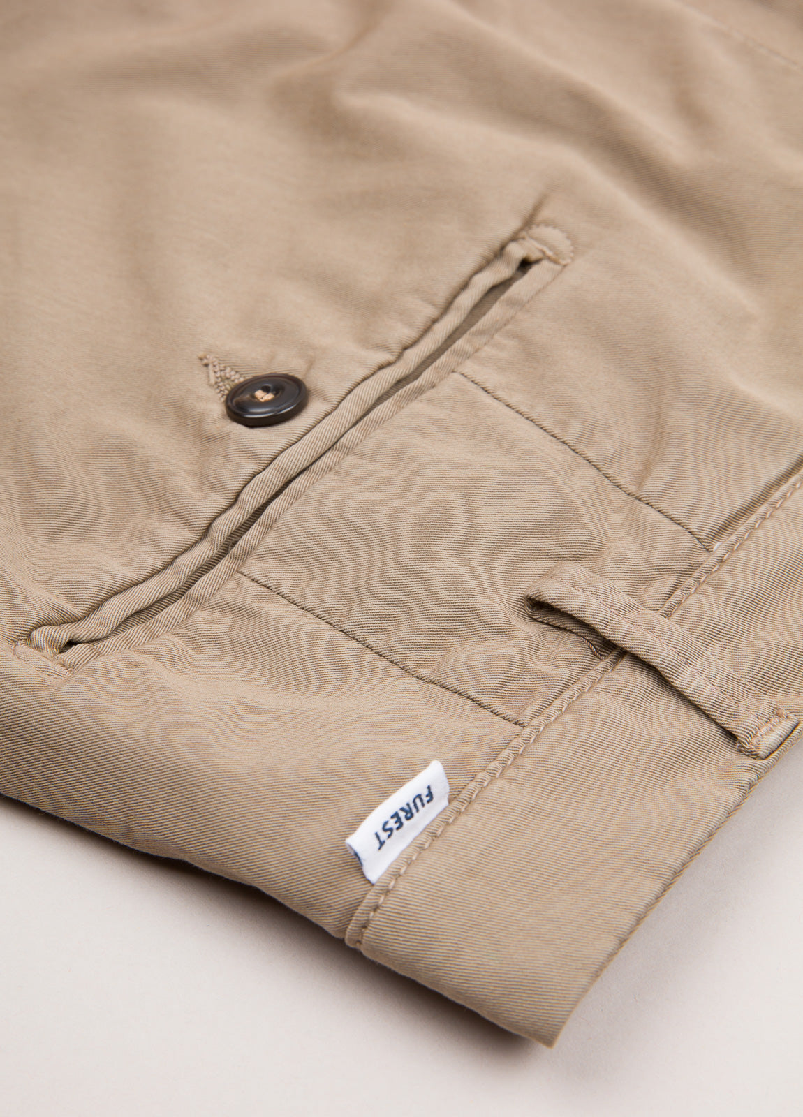 Pantalón chino gabardina visón