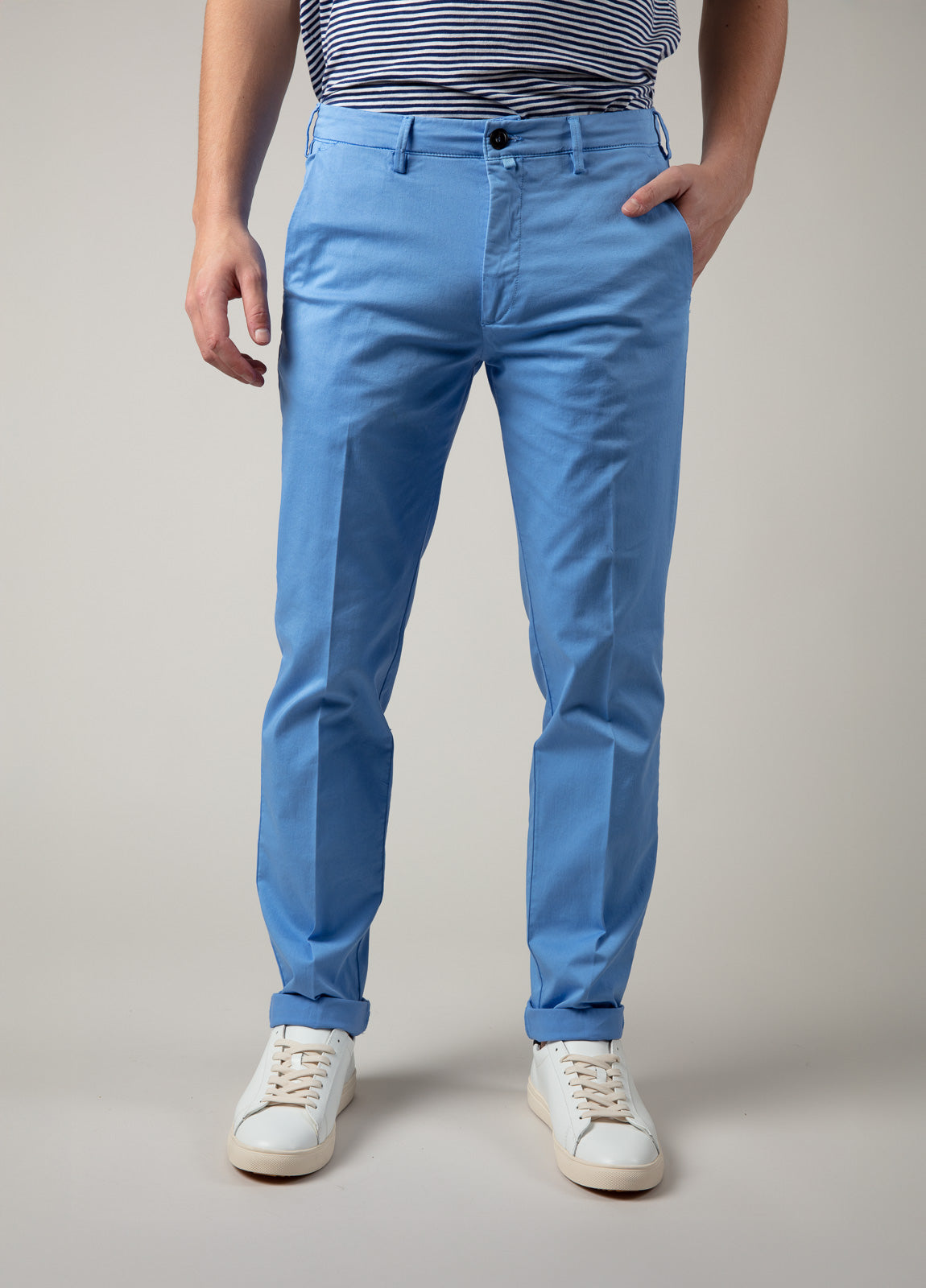 Pantalón chino gabardina azul
