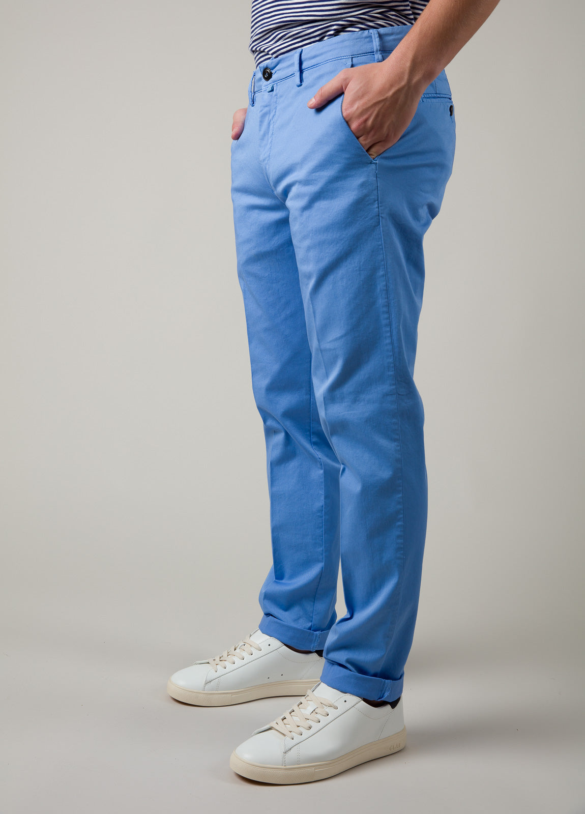 Pantalón chino gabardina azul