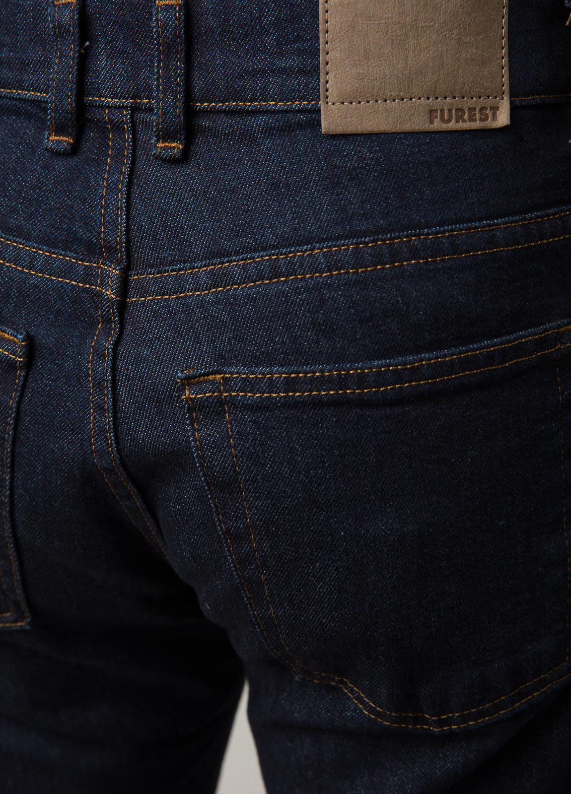 Pantalón tejano denim oscuro
