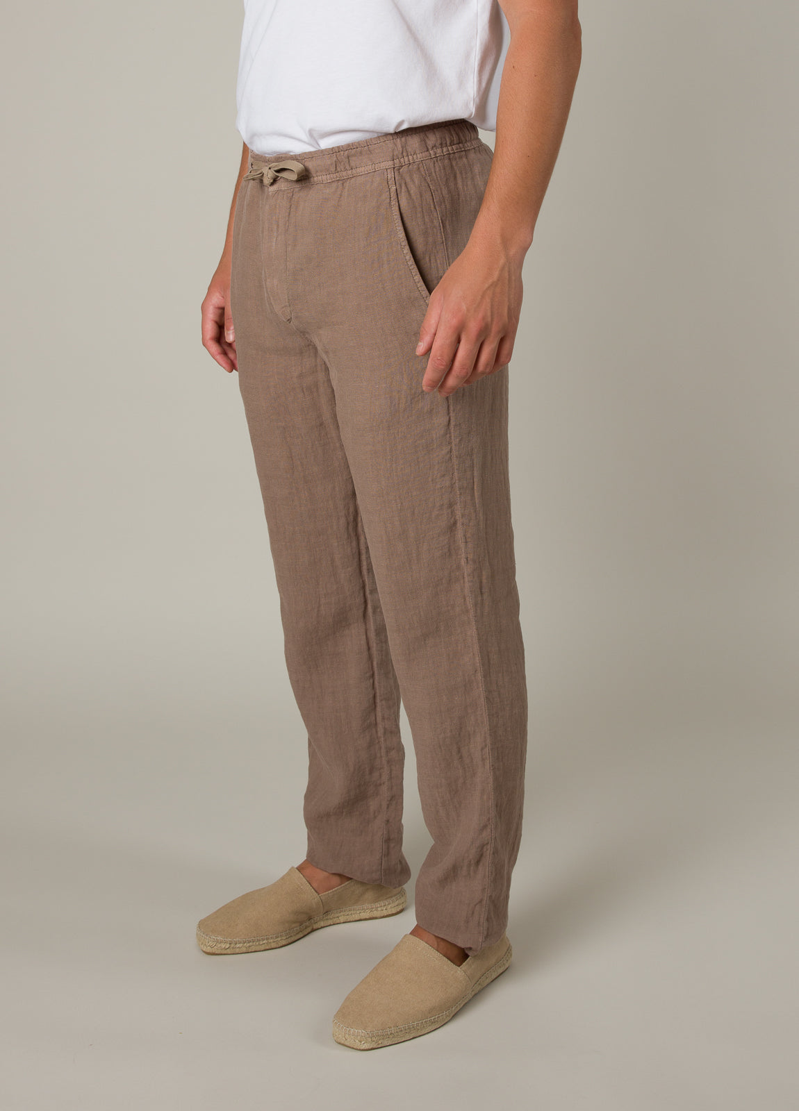 Pantalón jogger lino marrón