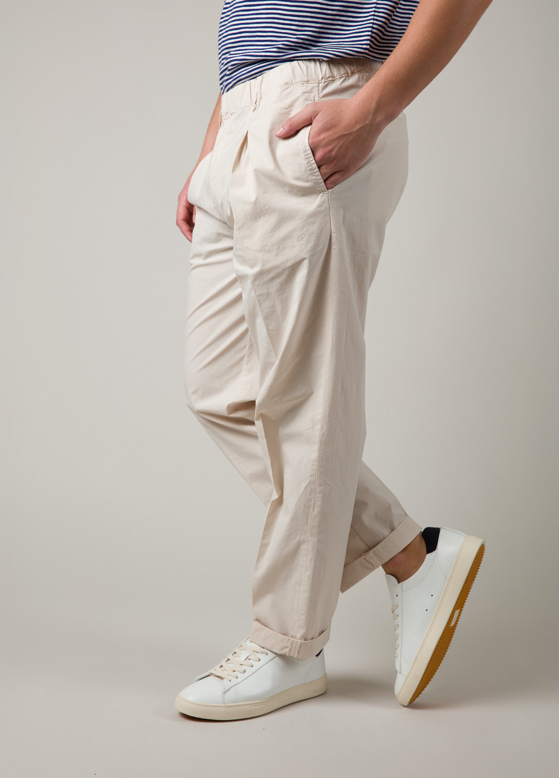 Pantalón sport crudo