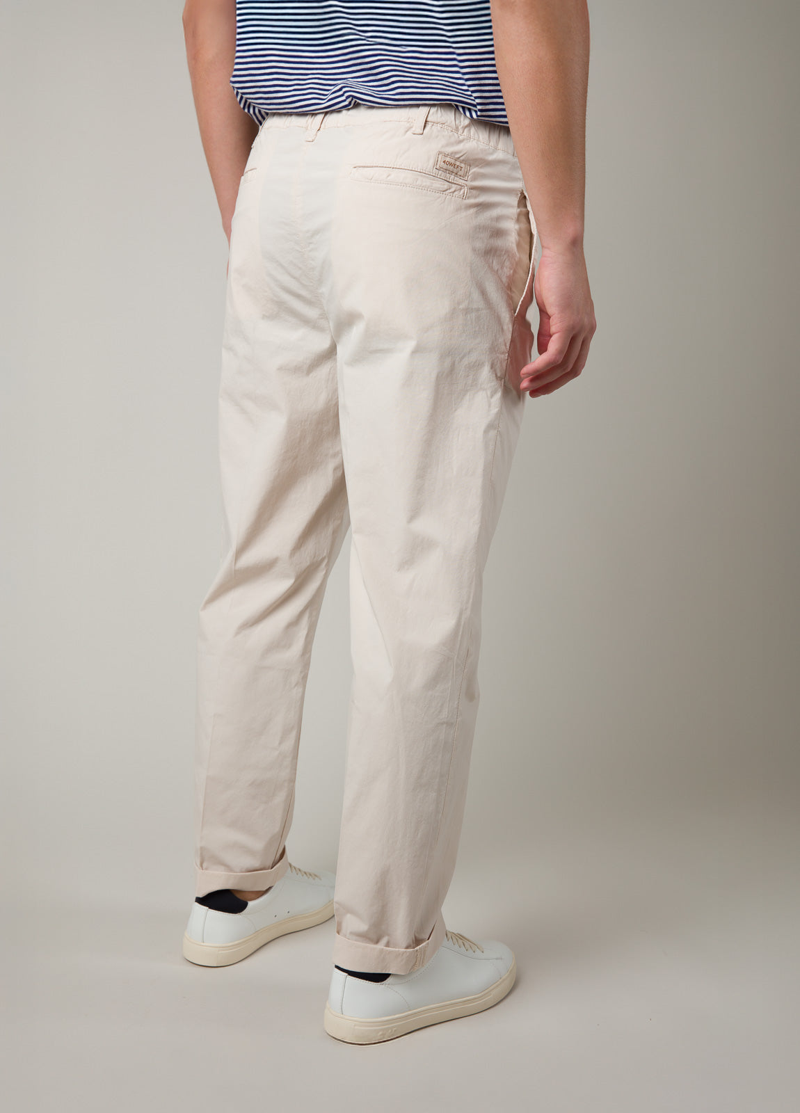 Pantalón sport crudo