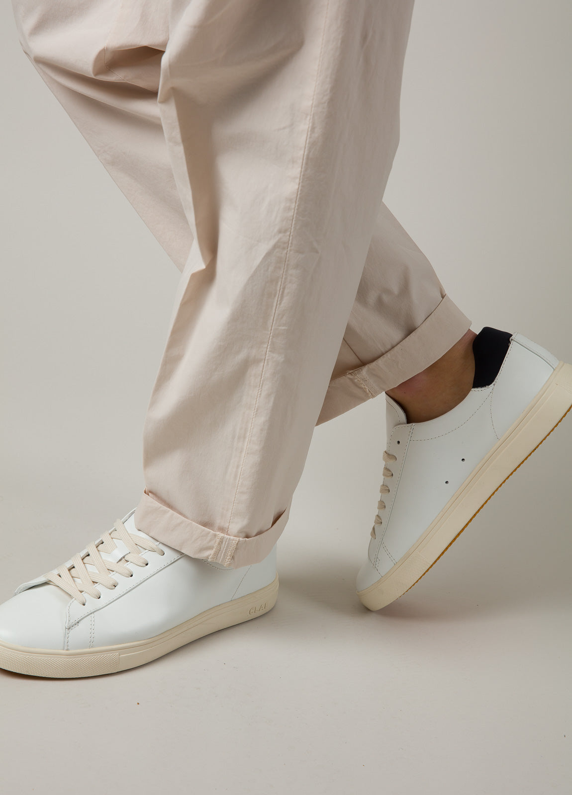 Pantalón sport crudo