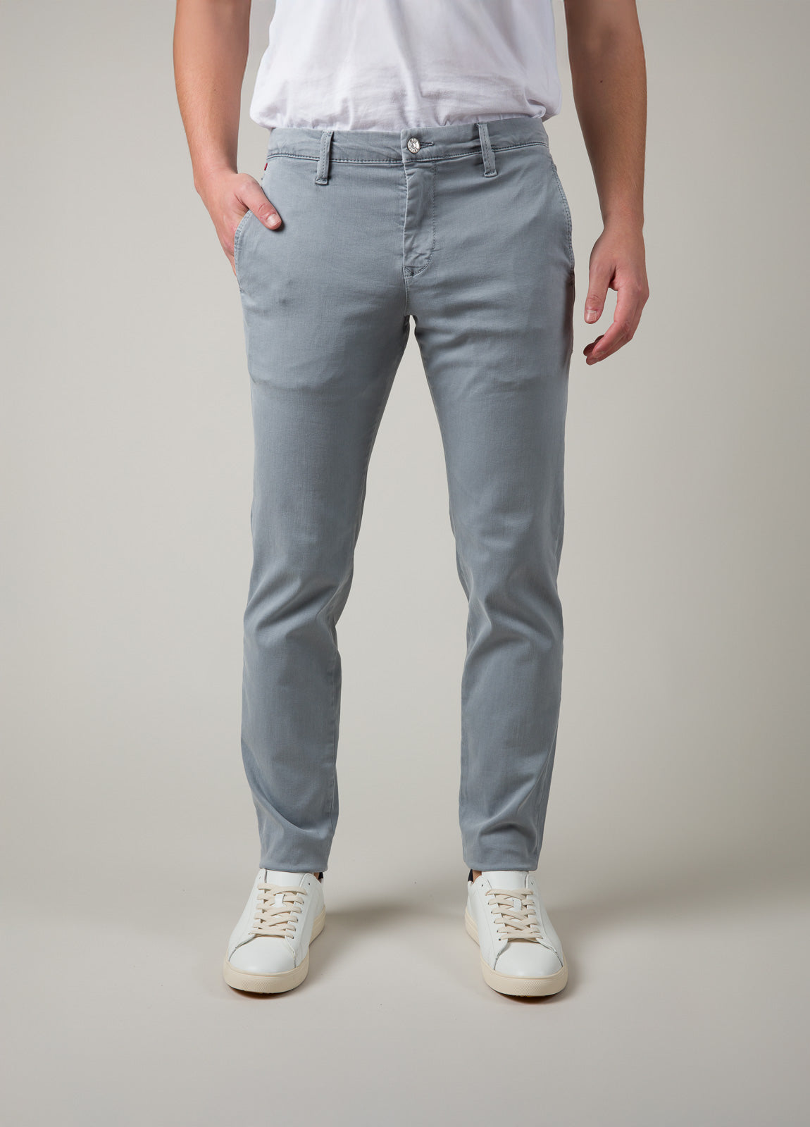 Pantalón chino celeste