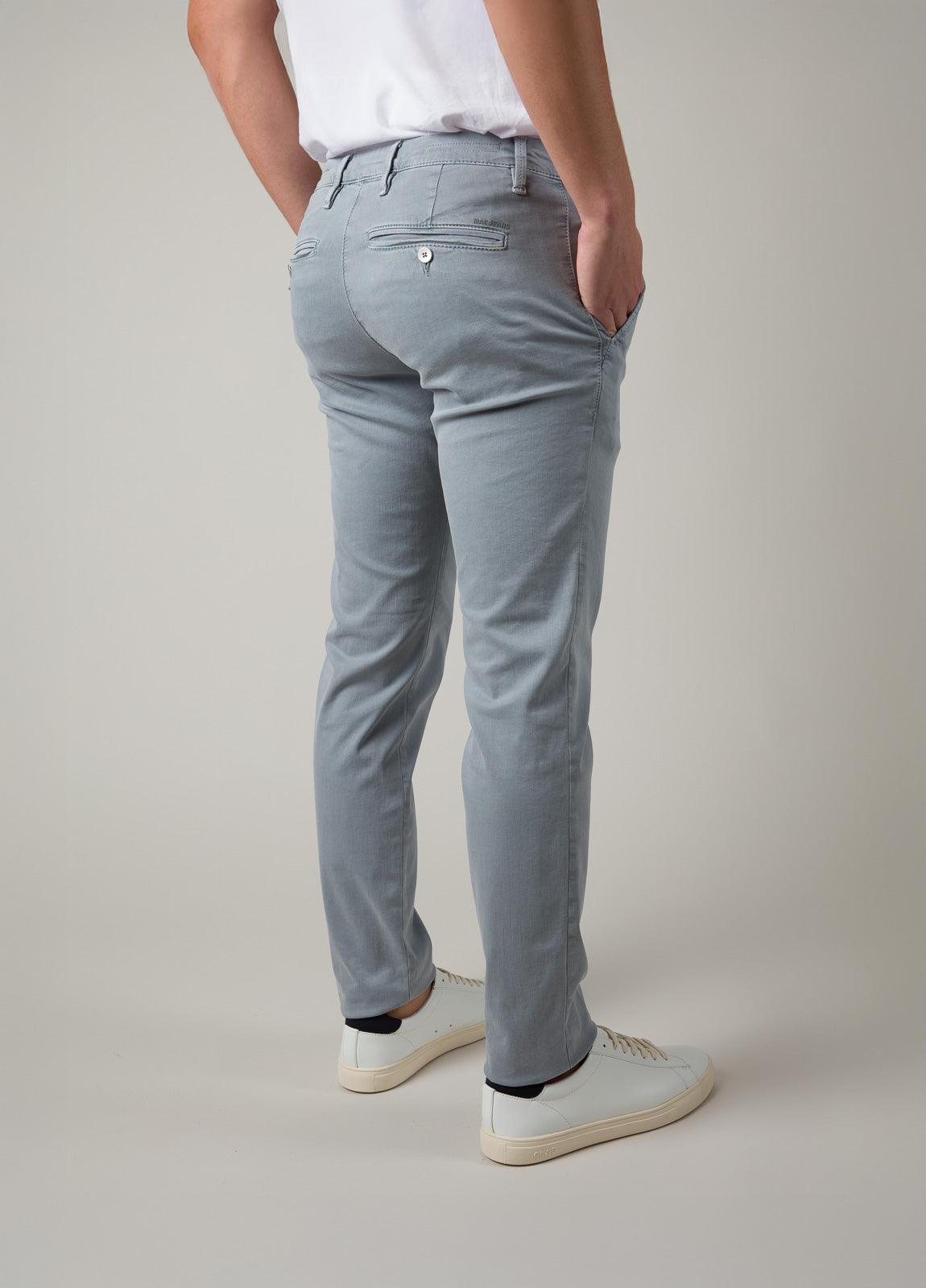Pantalón chino celeste