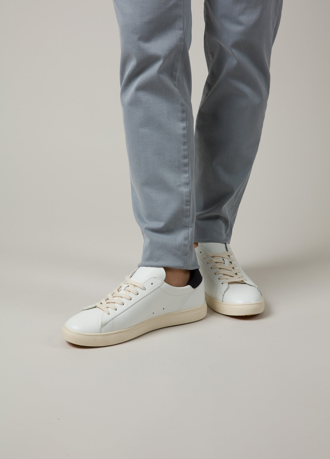 Pantalón chino celeste