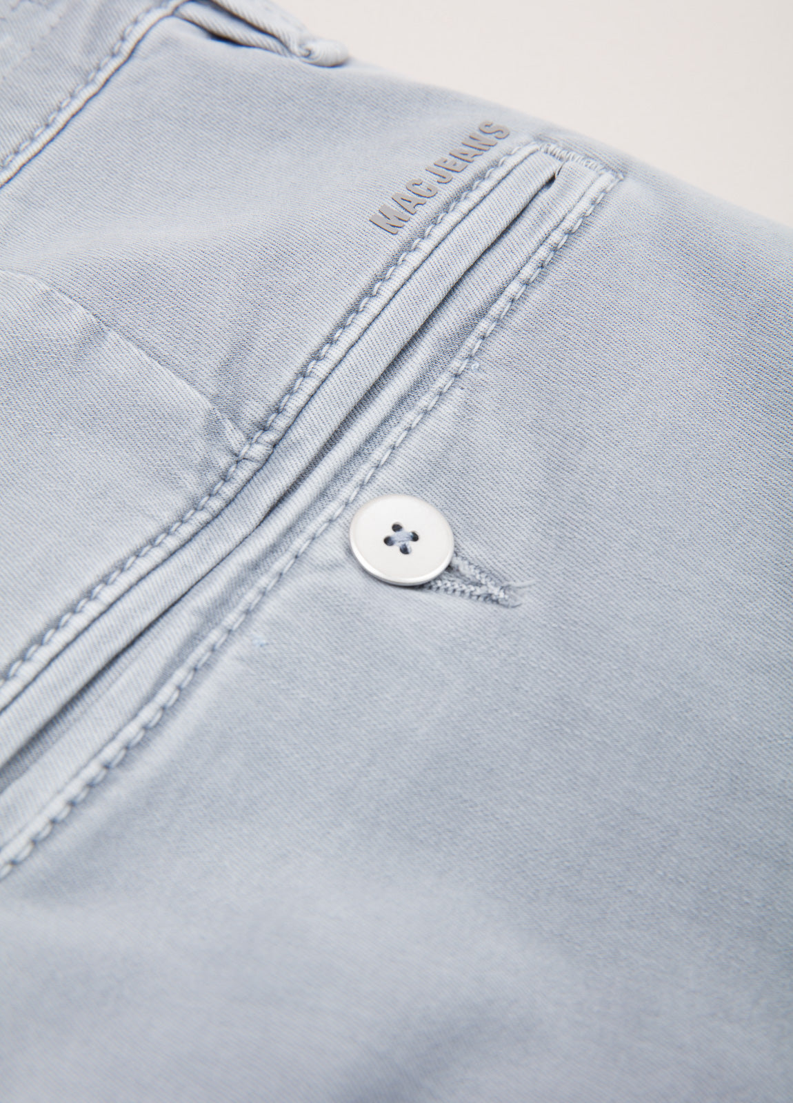 Pantalón chino celeste