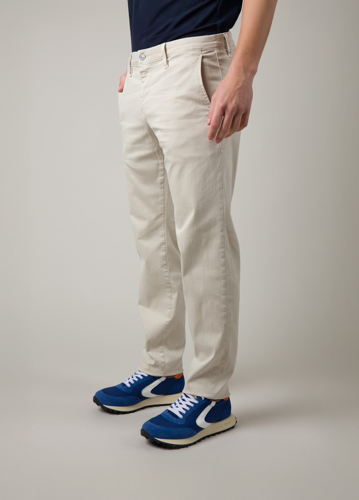 Pantalón chino beige