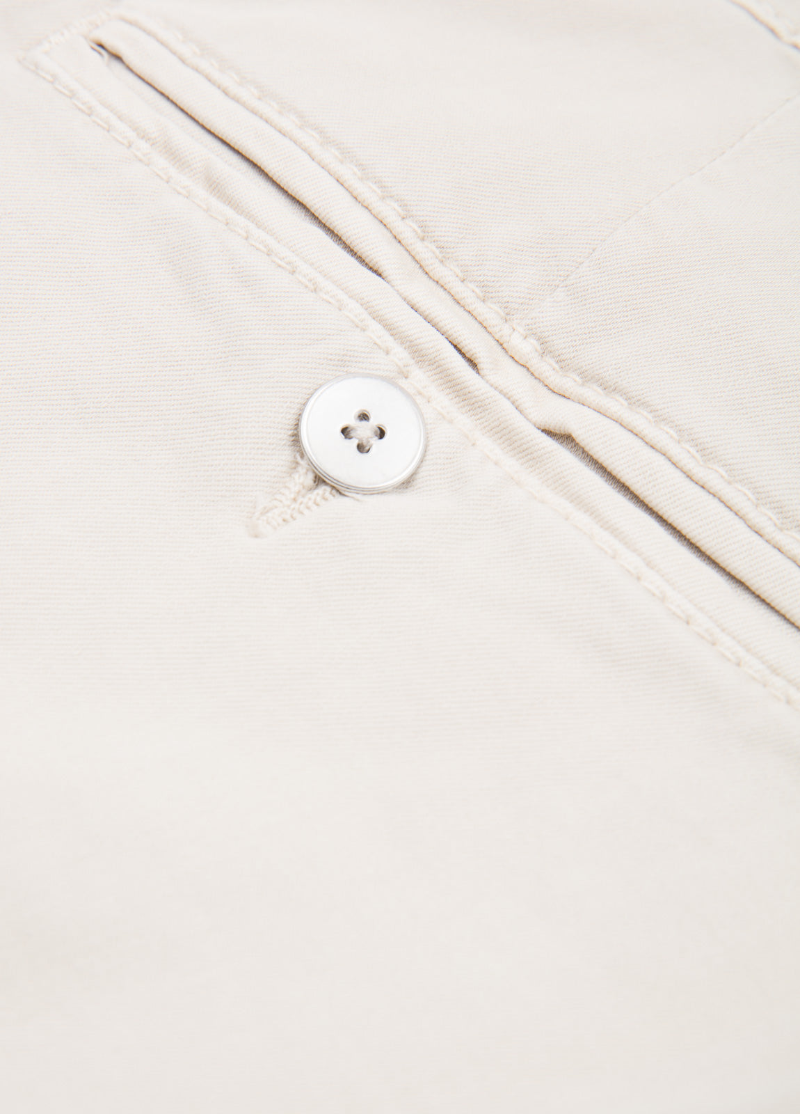 Pantalón chino beige