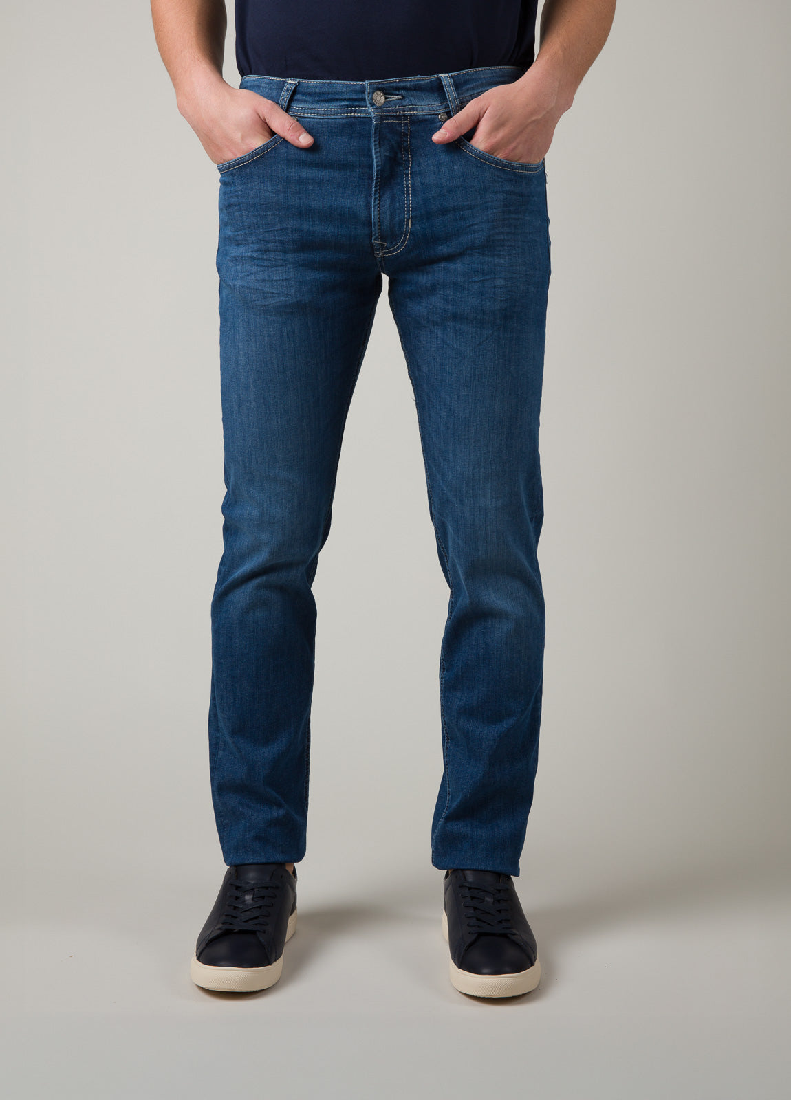 Pantalón tejano denim medio