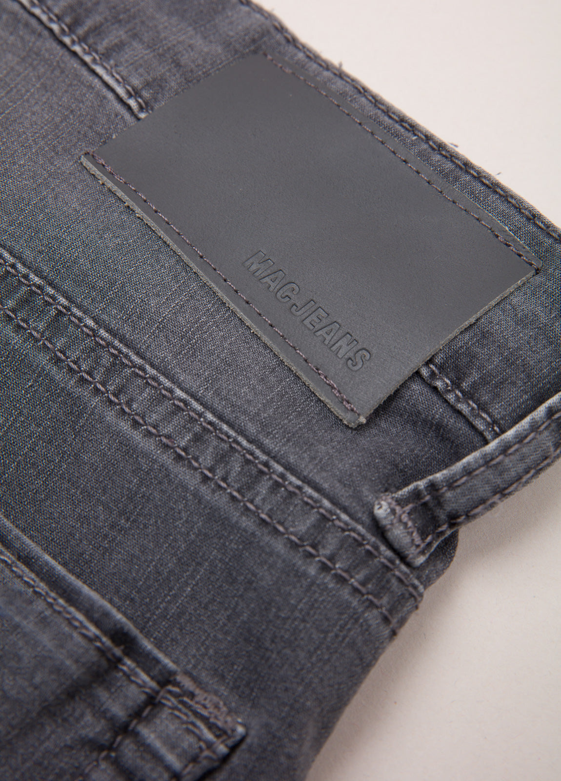 Pantalón tejano gris