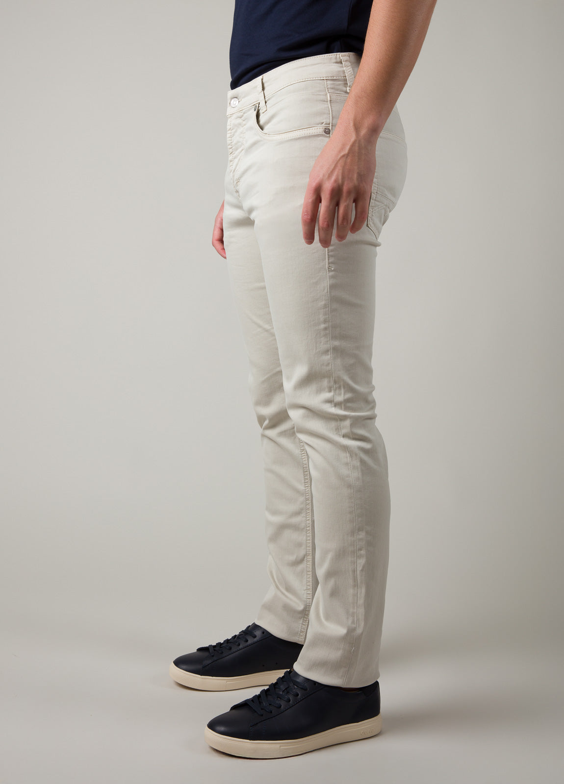 Pantalón cinco bolsillos beige