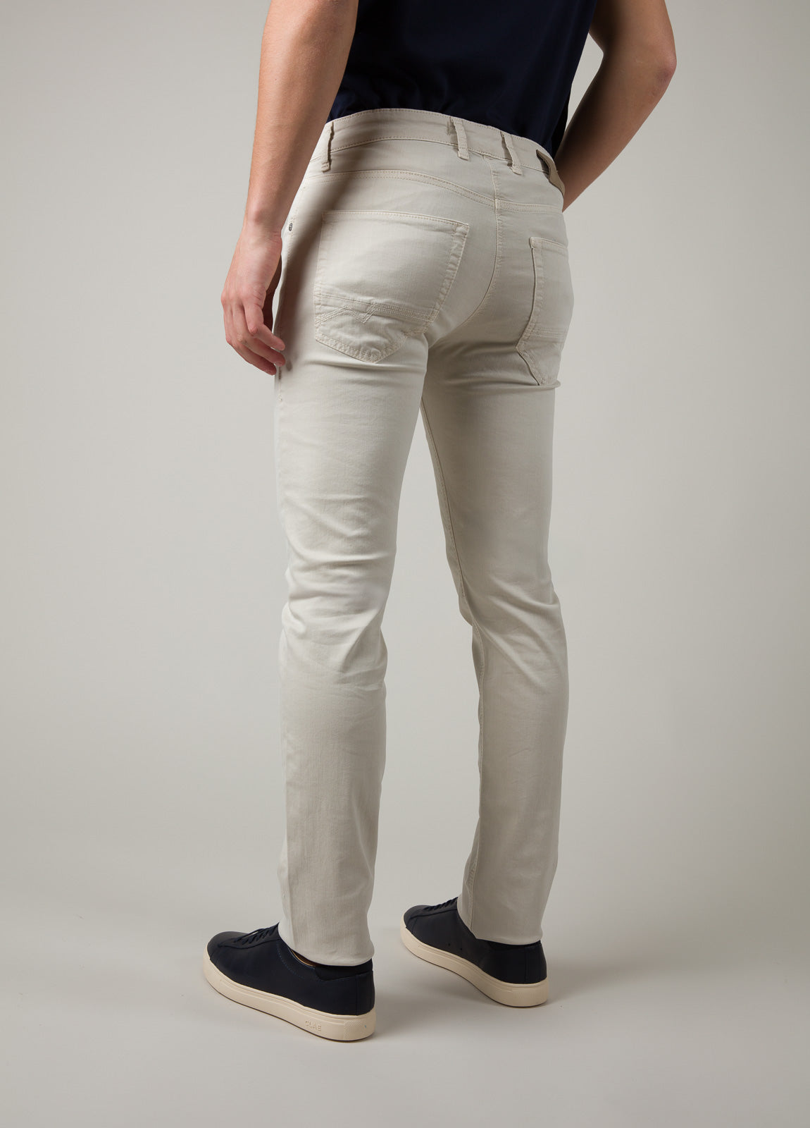 Pantalón cinco bolsillos beige