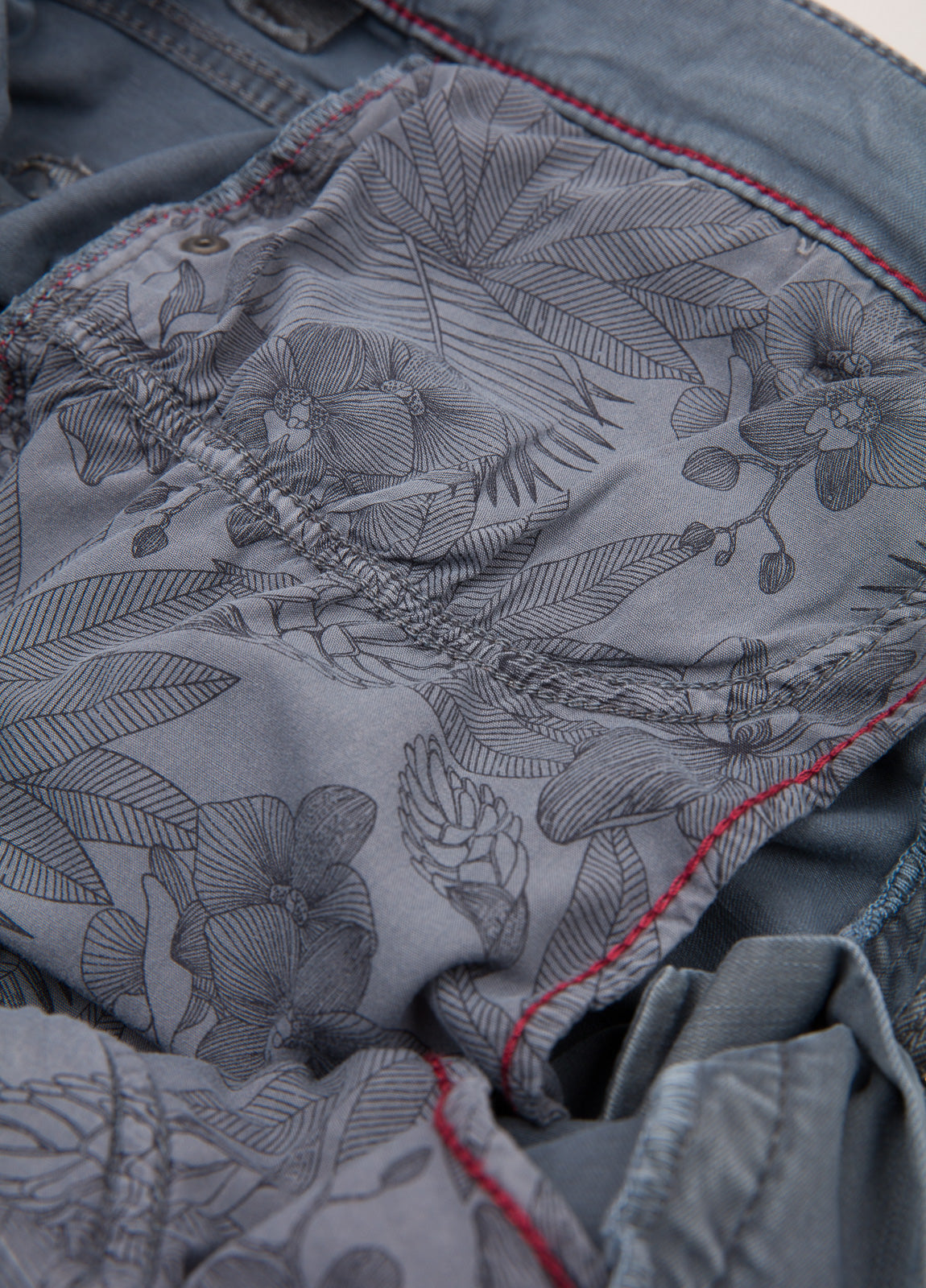 Pantalón cinco bolsillos gris