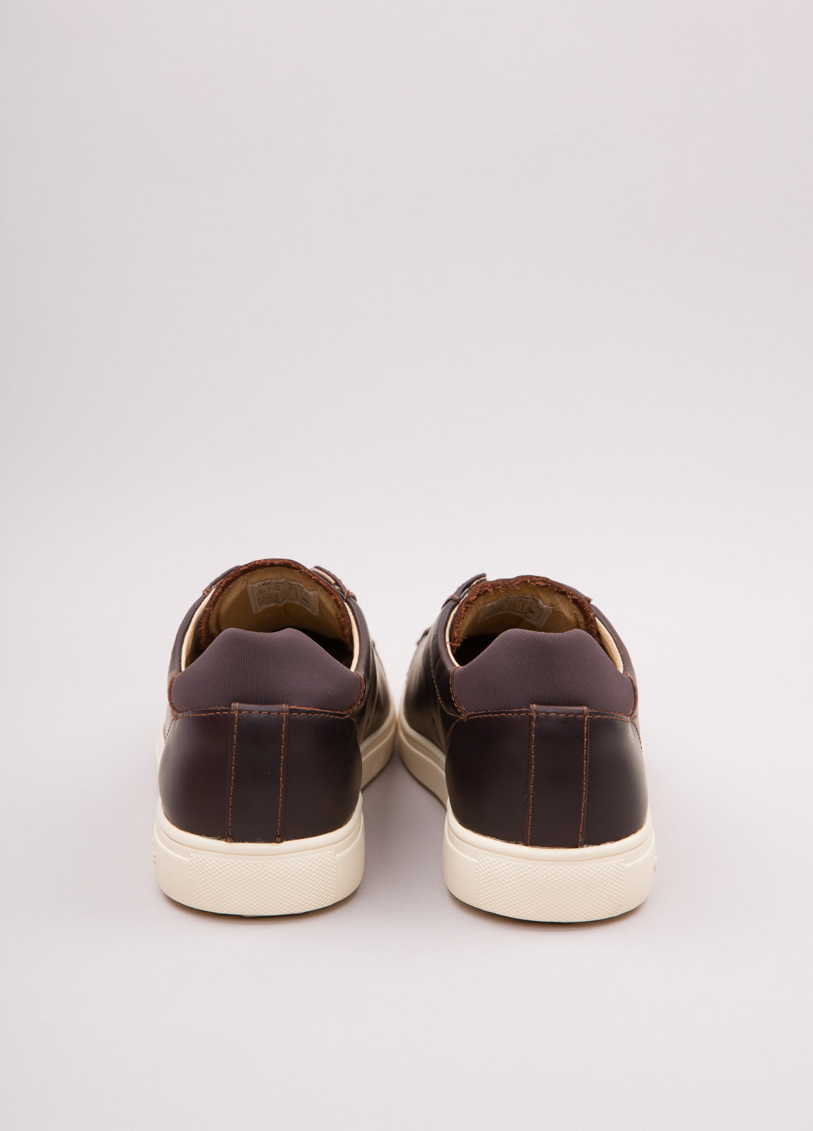 Zapatilla deportivas color marron