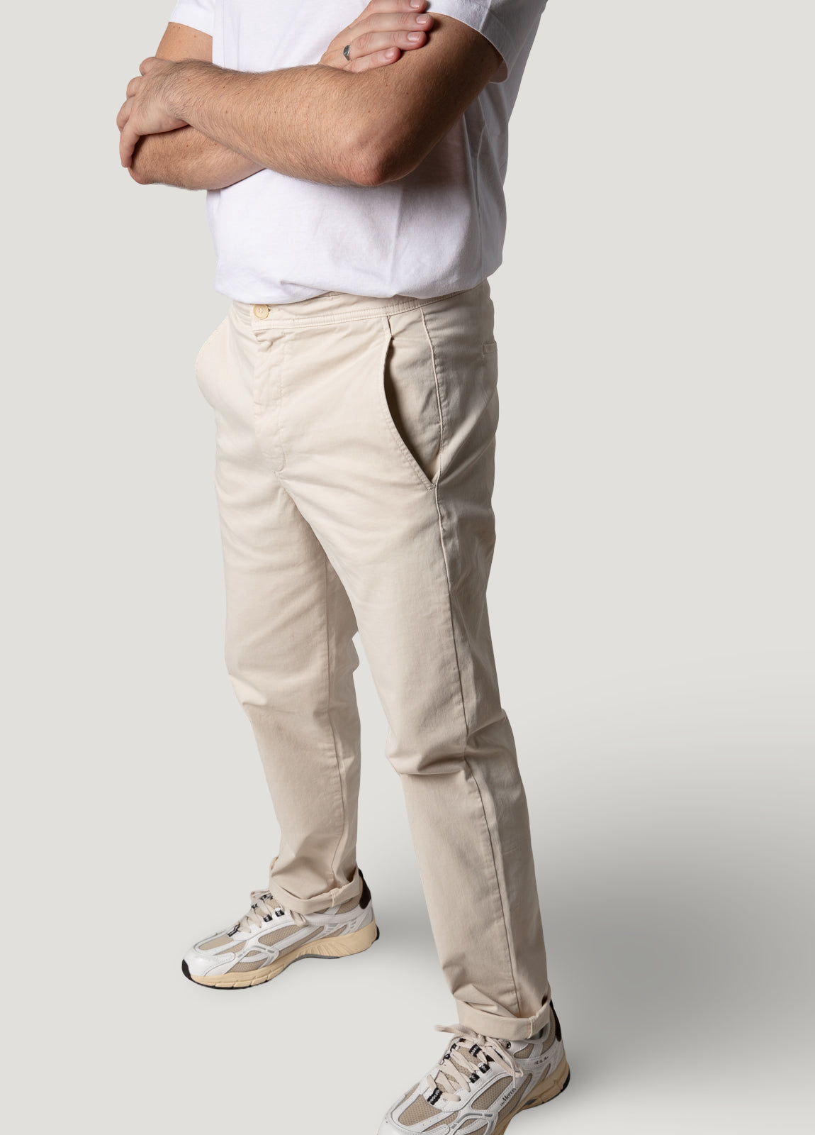 Pantalón jogger sarga crudo