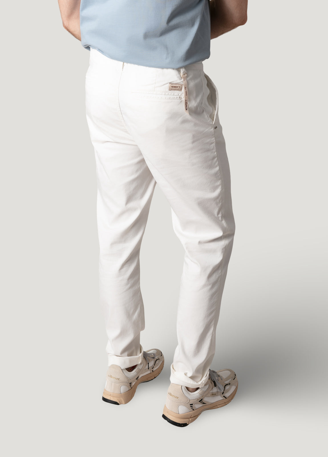 Pantalón sport chino crudo