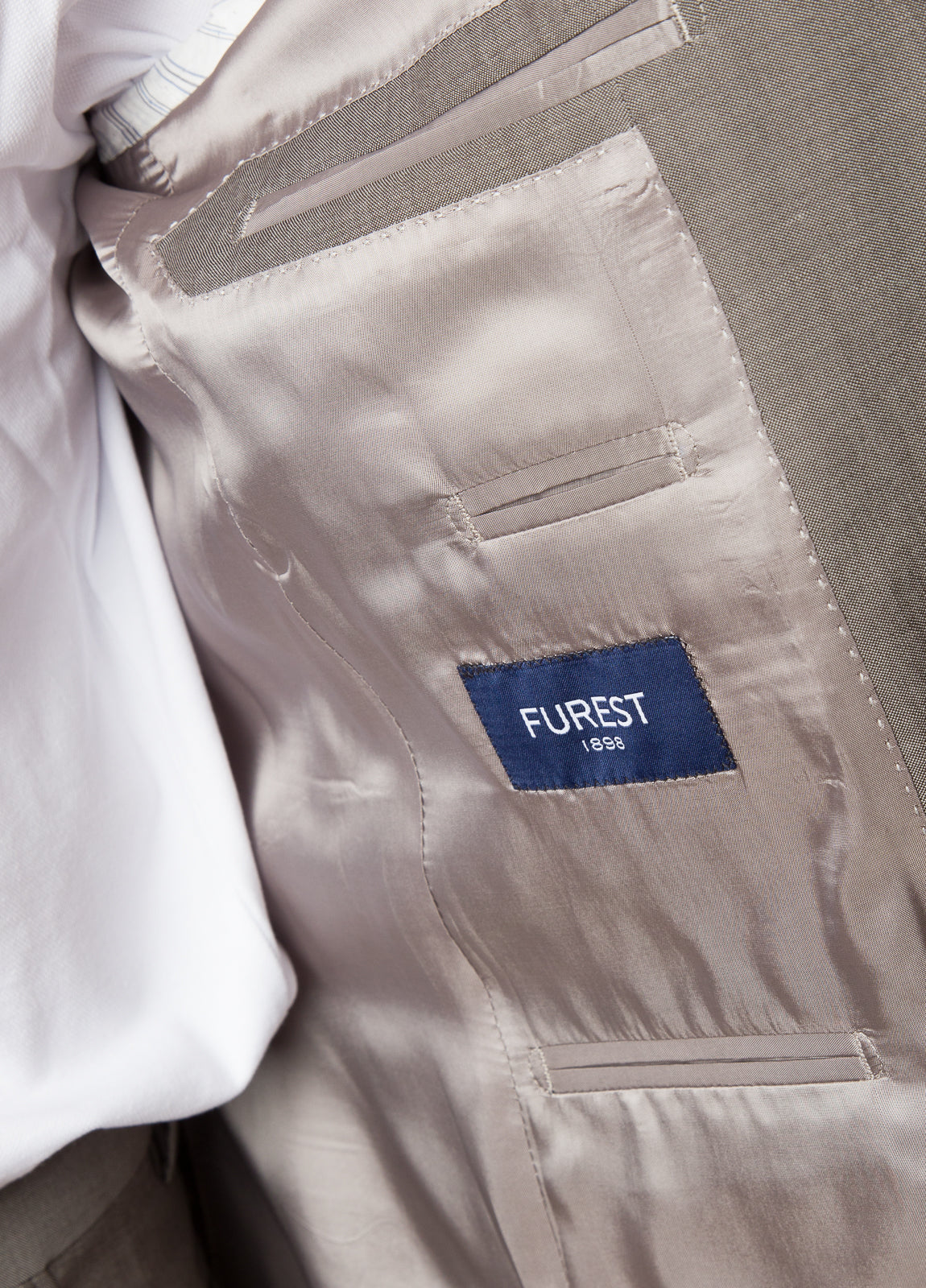 Traje micro grabado tostado