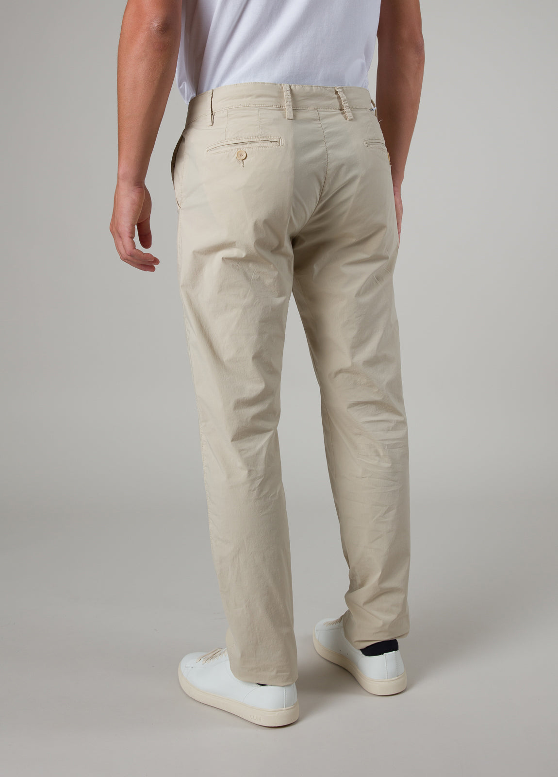 Pantalón chino beige