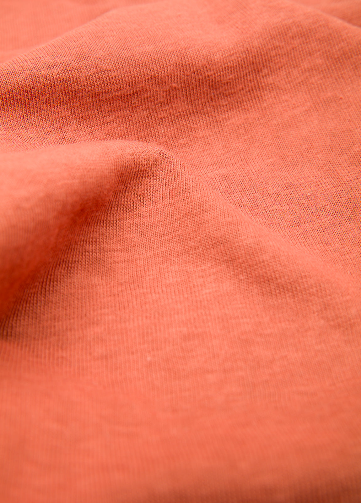 Short-sleeved V-neck polo in tile.