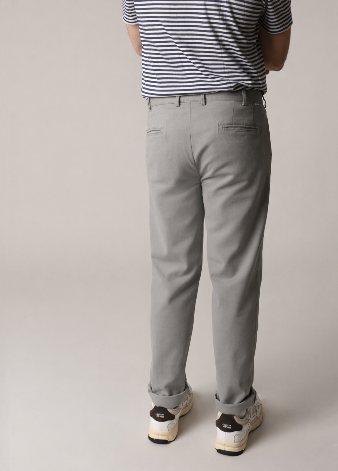 Pantalón chino regular gris