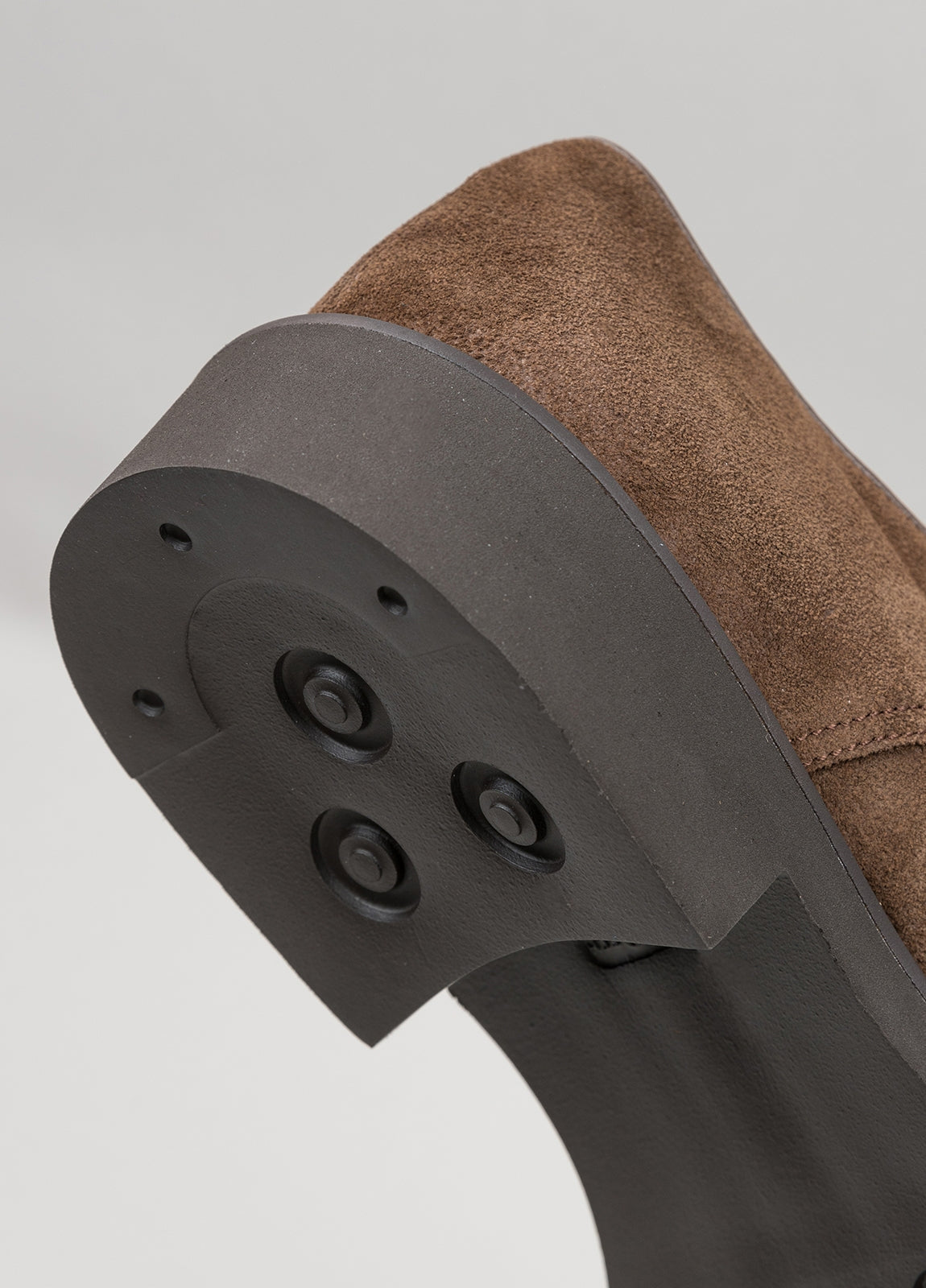 Zapato sport wear serraje marrón